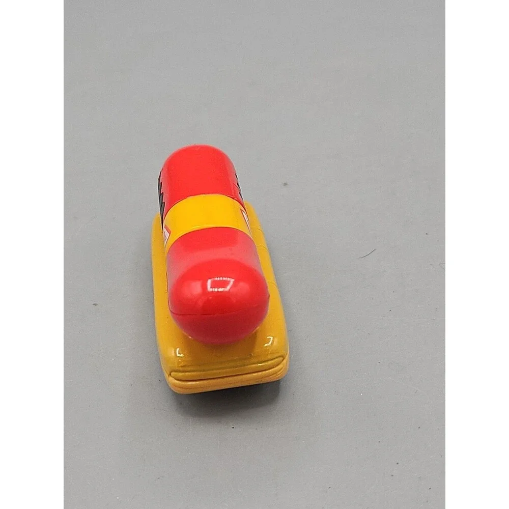 VINTAGE 1993 HOT WHEELS OSCAR MAYER WIENERMOBILE DIECAST 1:64 SCALE CAR TOY